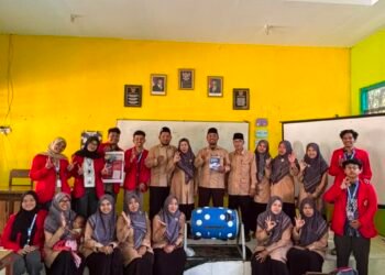 Mahasiswa KKN UNTAG Kenalkan Inovasi LAHSAMOR kepada Guru MI Daroyissalam di Desa Kertosono 46 IMG 20260712 WA0266