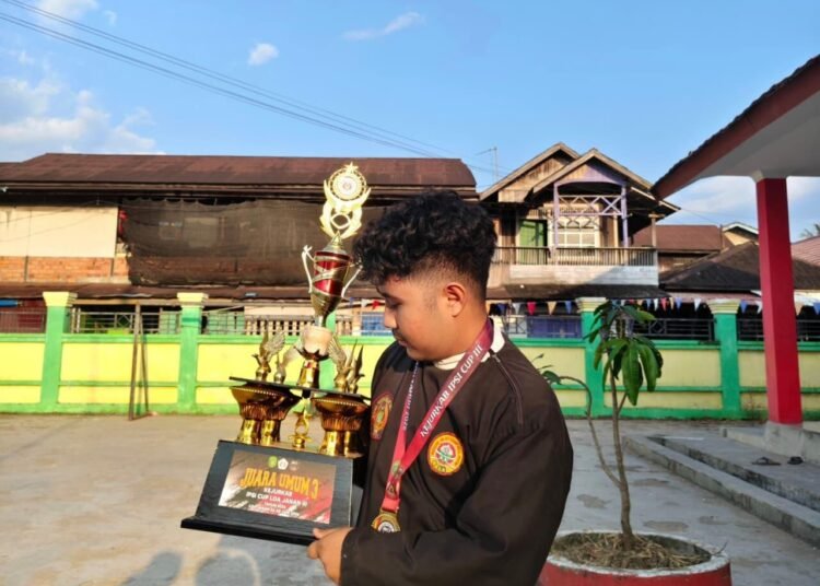 Guru Muda Muhammad Akmal: Dari “Coba‑Coba” Hingga Raih Deretan Prestasi 46 IMG 20260725 WA00181