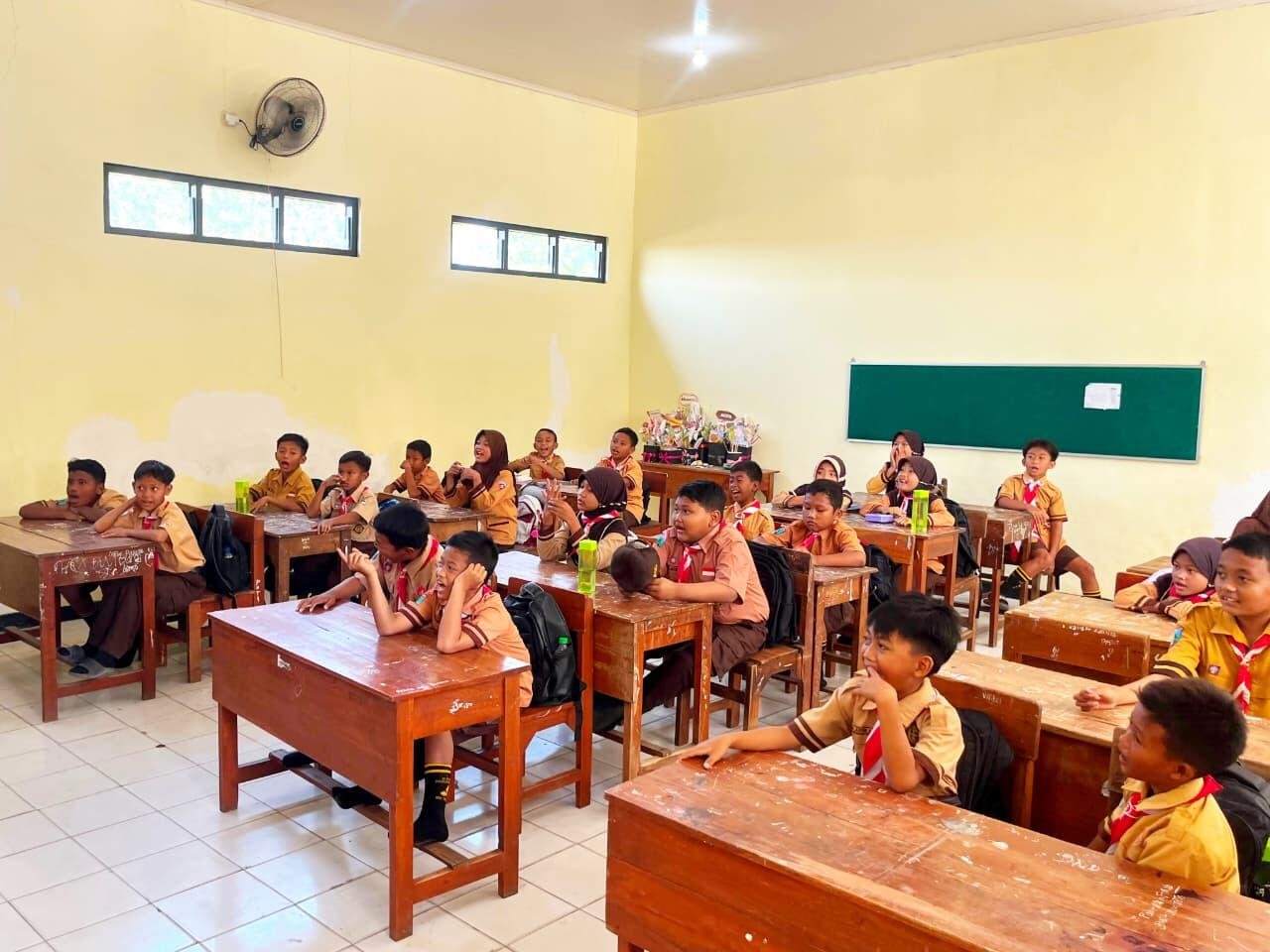 Belajar Matematika Tanpa Takut, SIPMAT KKN-T Kelompok 24 UMSIDA Dorong Siswa SDN Mindugading Lebih Percaya Diri 59 IMG 20260730 WA0016
