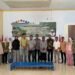 Dosen dan Mahasiswa Prodi Ekonomi Pembangunan UPN Veteran Jawa Timur Bersama tokoh Masyarakat dan para tokoh warga perwakilan Masyarakat Desa Ujungpangkah melingkar melakukan Focus Group Discussion (FGD).