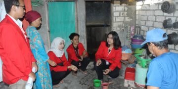 Peduli Kualitas Air Warga, Mahasiswa KKN UNTAG Surabaya Pasang Filter Air Payau di RT 03 Desa Pegundan Gresik 56 IMG 0951 1