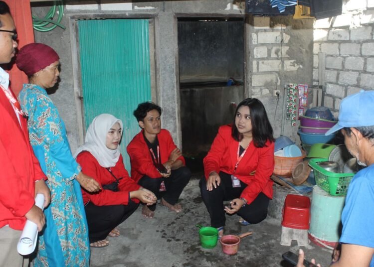 Peduli Kualitas Air Warga, Mahasiswa KKN UNTAG Surabaya Pasang Filter Air Payau di RT 03 Desa Pegundan Gresik 47 IMG 0951 1