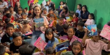 Books of Hope Project: Audellya Membawa Lebih dari 300 Buku Bacaan Bahasa Inggris dari San Diego ke Jakarta 56 Books of Hope Project: Audellya Membawa Lebih dari 300 Buku Bacaan Bahasa Inggris dari San Diego ke Jakarta