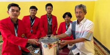 Mahasiswa KKN UNTAG Surabaya Tingkatkan Kualitas Produksi Kerupuk UMKM Latansa Melalui Penerapan Spinner Peniris Minyak 56 Kerupuk