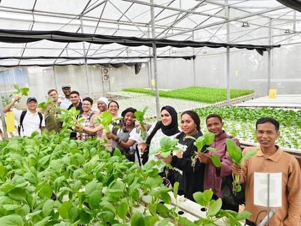 Ecofarm UNNES: Mengintegrasikan Edukasi, Konservasi, dan Pertanian Berkelanjutan 46 Ecofarm UNNES: Mengintegrasikan Edukasi, Konservasi, dan Pertanian Berkelanjutan