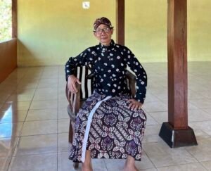Padukuhan Dengok Kembangkan Rintisan Desa Budaya dan Desa Wisata Berbasis Kearifan Lokal 47 Foto Kepala Dukuh Dengok, Muncar atau Mbah Kakung (Sumber: Dokumentasi KKN 72 USD)