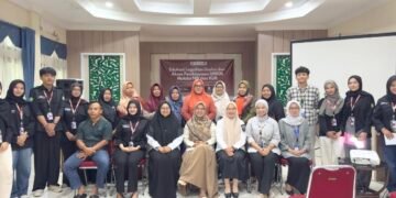 Mahasiswa Universitas Riau FBN Labuh Baru Barat Membantu UMKM Naik Kelas Melalui Edukasi NIB dan KUR 56 Dokumentasi bersama para peserta UMKM, Pemateri dan Tamu undangan (Sumber: Dokumentasi Pribadi)