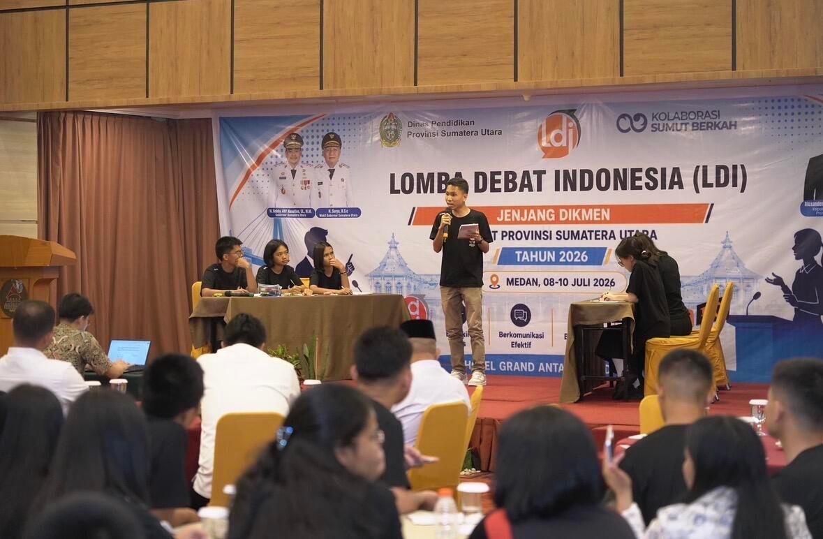 Fauzan Izamna Lubis Raih Juara II LDI NSDC Sumut dalam Debut Debat Bahasa Inggris 47 Dokumentasi Fauzan Izamna Lubis saat mengikuti Lomba Debat Indonesia (LDI) (Sumber: Dokumentasi Pribadi)