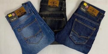 Produk jeans lokal NEOMA yang dipasarkan secara daring melalui berbagai platform e-commerce. (Sumber: Dokumentasi Pribadi)