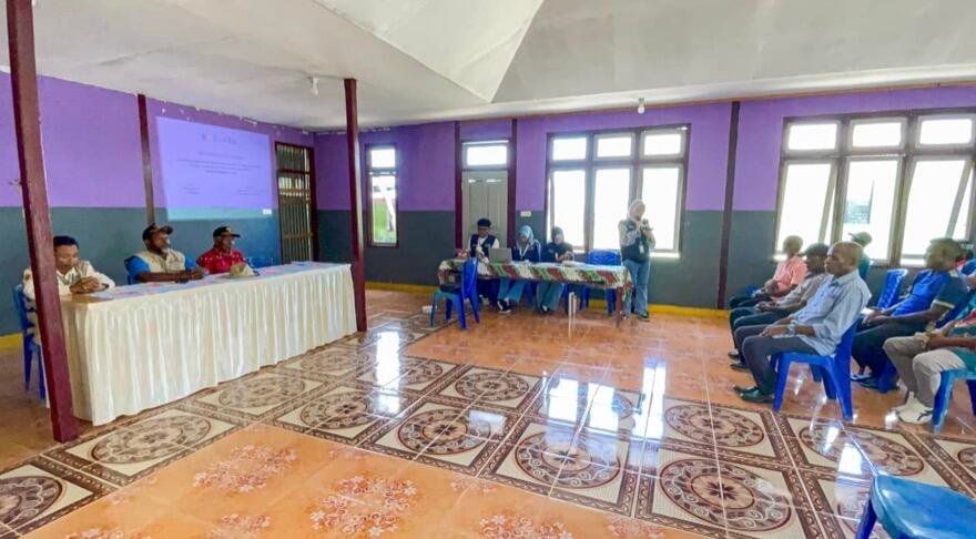 Dokumentasi KKN dengan tema Pemberdayaan Masyarakat Berbasis Kearifan Lokal dan Penguatan Ekonomi Kreatif di Kabupaten Kepulauan Yapen (Sumber: Dokumentasi Pribadi)