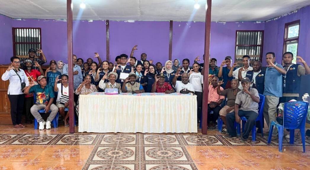 Dokumentasi KKN dengan tema Pemberdayaan Masyarakat Berbasis Kearifan Lokal dan Penguatan Ekonomi Kreatif di Kabupaten Kepulauan Yapen (Sumber: Dokumentasi Pribadi)