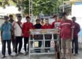 Penerapan Teknologi Tepat Guna: Inovasi Alat Pres Botol Berbasis Sampah Terpilah di Desa Purwodadi, Gresik 48 IMG 5586 1 1 1