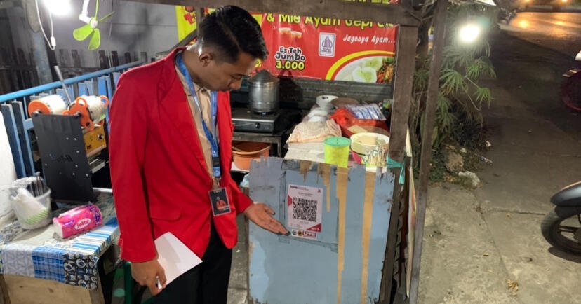 mahasiswa kkn R17 untag surabaya laksanakan digitalisasi umkm melalui pembuatan Qris di desa Asempapak sidayu 48 IMG 5886