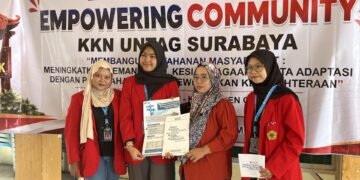 Dorong Modernisasi Usaha Mikro, Mahasiswa Untag Latih Warga Asempapak Gunakan AI sebagai Asisten Virtual 56 IMG 8487 1 1
