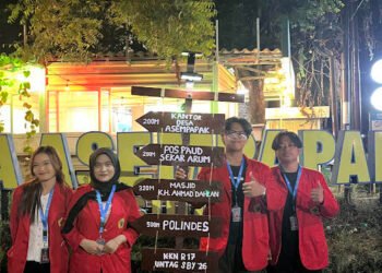 Mahasiswa KKN UNTAG Surabaya Hadirkan Penunjuk Arah Berbasis Solar Cell untuk Perkuat Infrastruktur Informasi Desa Asempapak 46 IMG 8527