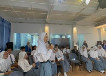 Strategi Mengatasi FOMO untuk Meningkatkan Kepercayaan Diri Sebagai Upaya Pengembangan SDM Siswa/i SMK Atlantis Plus 46 IMG 9855