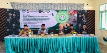 Tiga Kampus Integrasikan Sanitasi, Ketahanan Pangan, dan Penghijauan di Pesantren Matsaratul Huda, Pamekasan 58 Pemaparan materi oleh tim PMKI 1