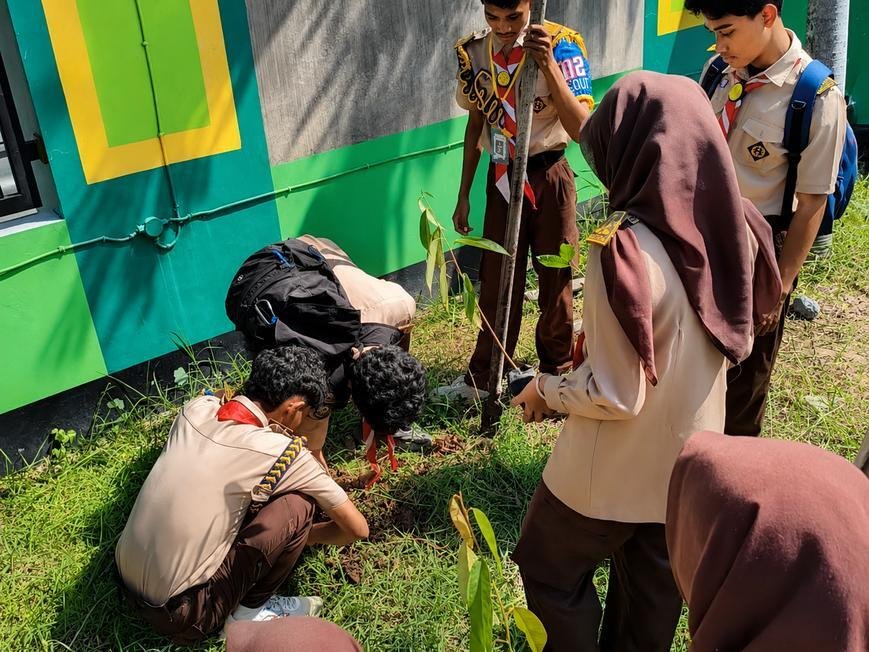 Satu Pramuka Satu Pohon