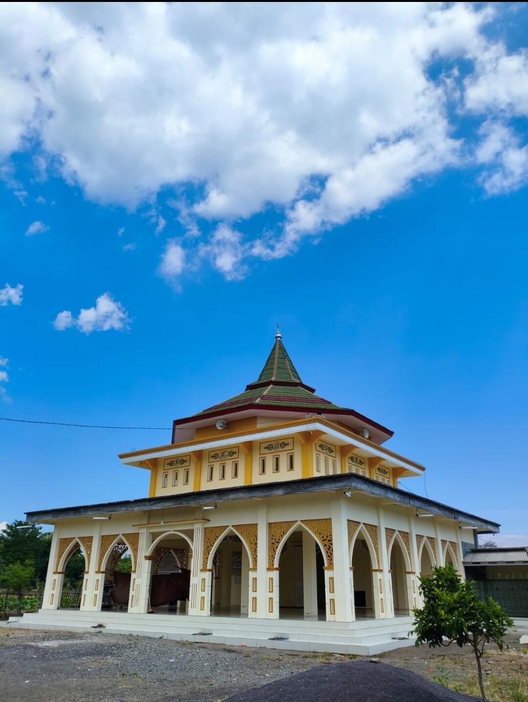 Dari Membuat Tahu hingga Membangun Masjid: Kisah Inspiratif Pengusaha Lokal dalam Liputan KKN 148 UINSA Surabaya 48 Screenshot 2026 07 09 16 37 56 299 com.whatsapp edit