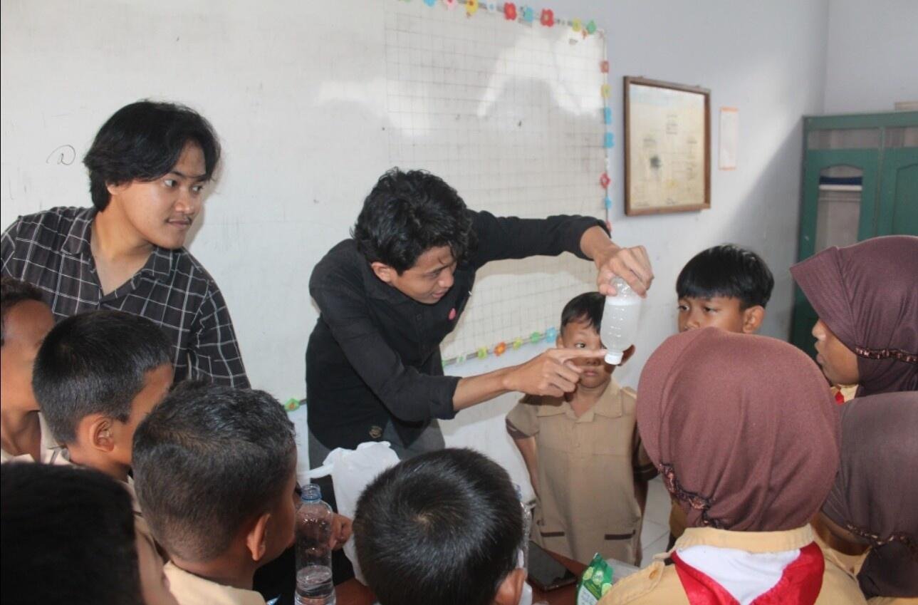 Ketika Sains Hadir di Ruang Kelas: Workshop Anak Bangsa GENSCI Indonesia bersama SDN Tlogorejo “Dari Dasar Menuju Puncak Impian” 49 Screenshot 20260723 142318