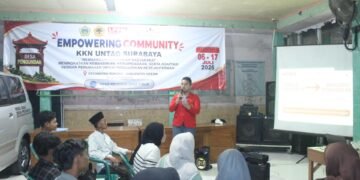 Gambar 2 dan 3. Proses Pelatihan dan Materi