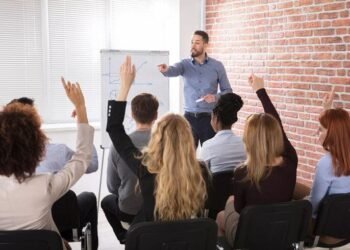 Bahasa Indonesia di Perguruan Tinggi: Bukan Sekadar Tata Bahasa 51 Diskusi aktif di kelas
