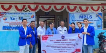 Politeknik Negeri Ambon Menciptakan Pembelajaran Matematika yang Bermakna melalui Project Based Learning di SMP Negeri 19 Titawaai Maluku Tengah 47 Tim Penelitian Bersama Kepala Sekolah SMP Negeri 19 Titawaai, dan Guru Matematika