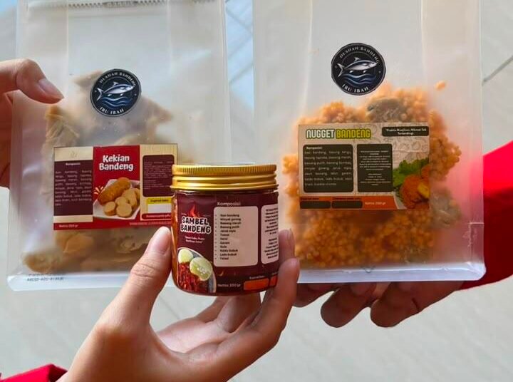 Sulap Bandeng Segar Jadi Kekian, Nugget, dan Sambal, Mahasiswa Untag Surabaya Berdayakan Warga Desa Bedanten Gresik 46 WhatsApp Image 2026 07 10 at 22.37.47