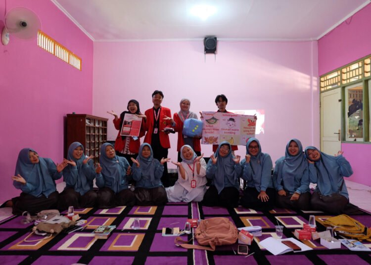 Mahasiswa KKN Untag Surabaya Sosialisasikan Program Pelatihan Modul Ajar Berbasis APE kepada Guru TK di Desa Lasem 46 WhatsApp Image 2026 07 12 at 09.55.09