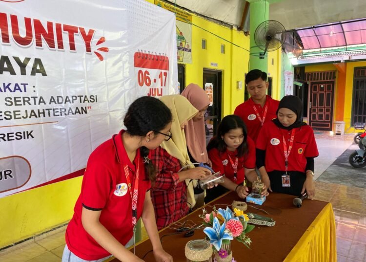 Mahasiswa UNTAG Surabaya Dorong Pemberdayaan Masyarakat Melalui Pengembangan Produk Turunan Sampah di Desa Raci Kulon 46 WhatsApp Image 2026 07 12 at 23.13.38