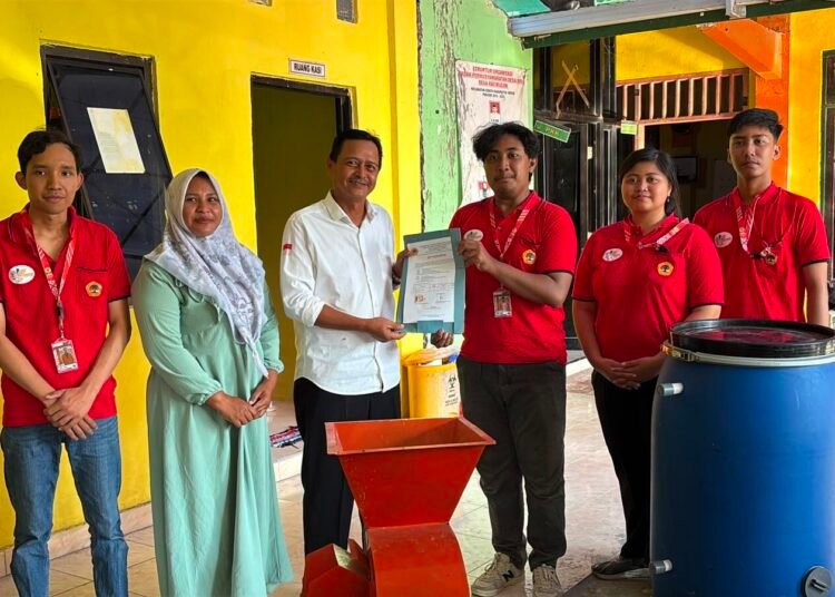 Mahasiswa KKN UNTAG Surabaya Terapkan Komposter Aerob di Desa Raci Kulon, Sampah Organik Berubah Jadi Komoditas Bernilai Ekonomi 46 WhatsApp Image 2026 07 13 at 02.24.30