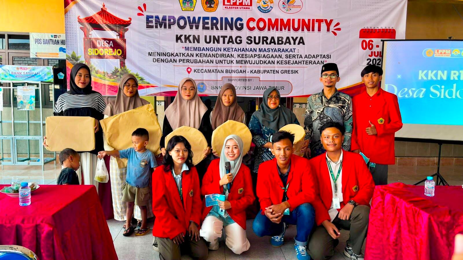 Cegah Jerat Judi Online dan Pinjaman Online, Warga Desa Sidorejo Ikuti Sosialisasi Digital dalam Program Pengabdian Masyarakat Universitas 17 Agustus 1945 Surabaya 48 WhatsApp Image 2026 07 13 at 13.39.48