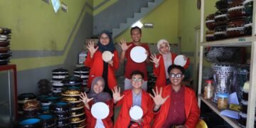 Mahasiswa KKN Untag Surabaya Hadirkan Alat Pres Rebana, Dorong Produktivitas UMKM di Gresik 56 WhatsApp Image 2026 07 13 at 17.39.28