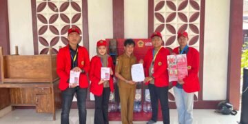 Mahasiswa KKN Untag Surabaya Demonstrasikan Alat Pemilah Sampah dan Press Botol di SLB Golokan Sidayu 56 WhatsApp Image 2026 07 13 at 32141 PM 1 1