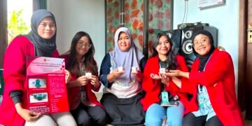 Pemanfaatan Limbah Minyak Jelantah, Tim Pengabdian Masyarakat Universitas 17 Agustus 1945 Surabaya Demonstrasikan Pembuatan Lilin Aromaterapi Di Pabrik Kerupuk 56 WhatsApp Image 2026 07 14 at 10.08.38