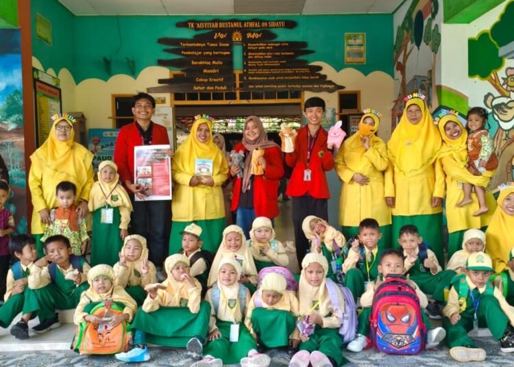 Dari Sebuah Cerita, Lahir Pengalaman Belajar: Bosara 3D, Inovasi Mahasiswa Universitas 17 Agustus 1945 Surabaya Dalam Program Pengabdian Kepada Masyarakat Di TK ABA 09 Sidayu 46 WhatsApp Image 2026 07 14 at 11.53.21