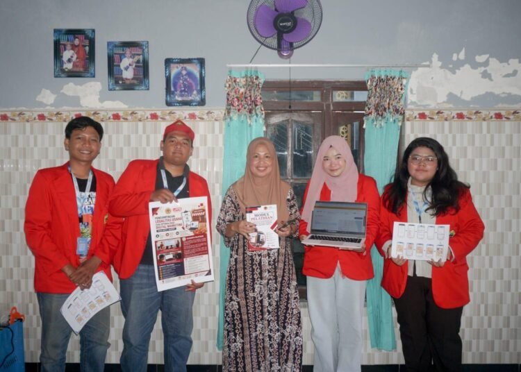 Penguatan Legalitas Usaha dan Transformasi Digital UMKM melalui Program Pendampingan Mahasiswa KKN Universitas 17 Agustus 1945 Surabaya bagi Beryl Bakery di Desa Ngawen, Kabupaten Gresik 46 WhatsApp Image 2026 07 14 at 12.24.17