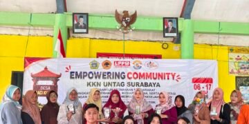 Mahasiswa Untag Surabaya Kembangkan Produk Turunan Berbasis Teknologi Tepat Guna di Desa Raci Kulon 56 Dokumentasi bersama mitra