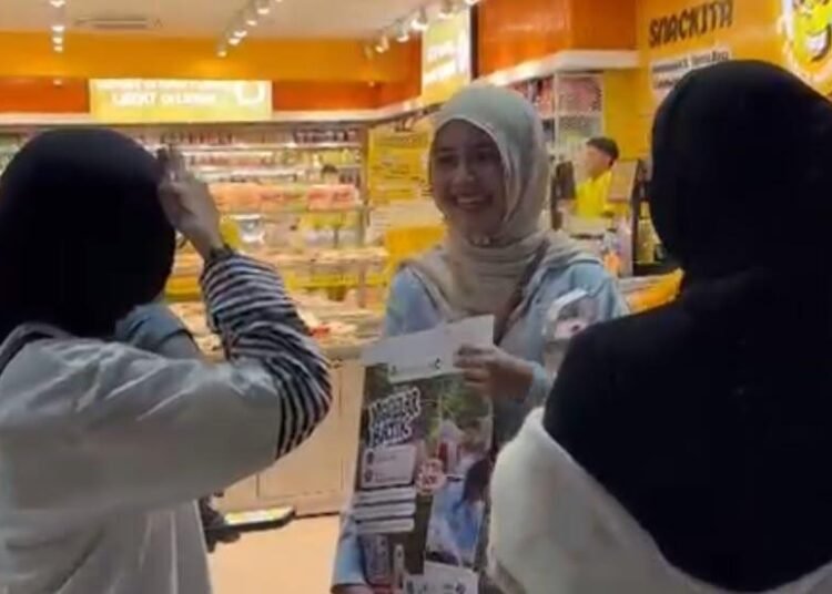 Dekatkan Budaya Lewat Cara Berbeda, Mahasiswa Ilmu Komunikasi UMM Gelar Pra-Event 'Nggelar Batik' di Kayutangan Heritage 46 WhatsApp Image 2026 07 15 at 19.48.05