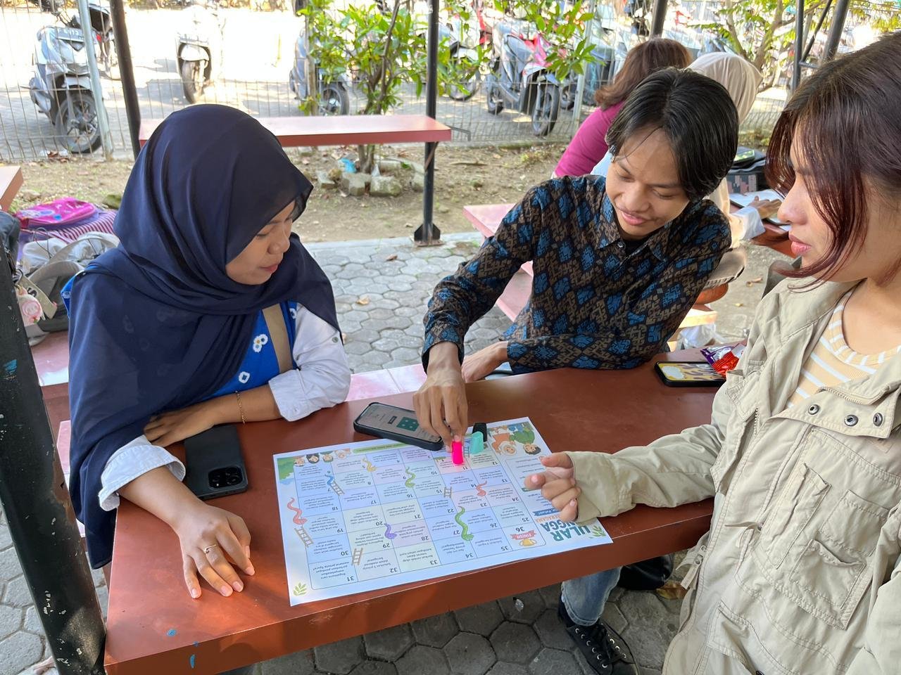 Mahasiswa UPN Veteran Jatim Gelar Sosialisasi Moderasi Beragama secara Interaktif di Fakultas Arsitektur dan Desain 49 WhatsApp Image 2026 07 15 at 20.38.11