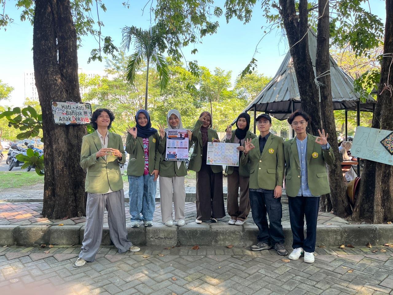 Mahasiswa UPN Veteran Jatim Gelar Sosialisasi Moderasi Beragama secara Interaktif di Fakultas Arsitektur dan Desain 50 WhatsApp Image 2026 07 15 at 20.38.14