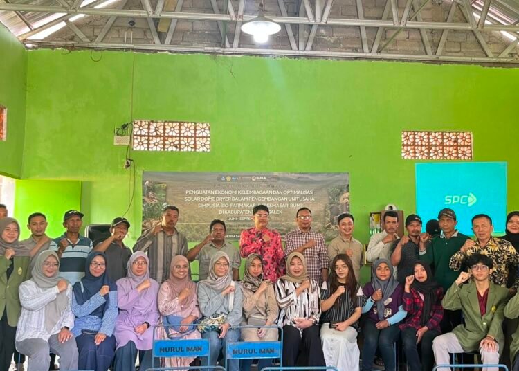 Penguatan Kelembagaan Bumdesma Sari Bumi Pule Lewat Konstruksi Model Bisnis Simplisia Jahe 46 Gambar 1 Focus Group Discussion
