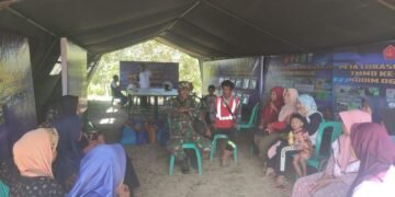 Pelda Agus Rizal memberikan penyuluhan bahaya kebakaran musim kemarau kepada warga di Posko Satgas TMMD ke-129 Kodim 0601/Pandeglang, Desa Pasirgadung, Kecamatan Patia, Kabupaten Pandeglang.