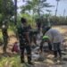 Personel Satgas TMMD Ke-129 Kodim 0601/Pandeglang bersama warga bergotong royong menyusun batu untuk pengerasan badan jalan penghubung Kampung Pangburangan, Desa Pasirgadung dengan Kampung Ciririgi, Desa Simpangtiga, Kecamatan Patia, Kabupaten Pandeglang.