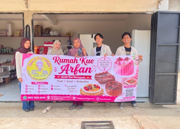 Kelompok 8 KKN ITSNU Lampung Dorong Digitalisasi UMKM Desa Margosari Melalui Perancangan Website Penjualan Kue 47 WhatsApp Image 2026 07 29 at 14.15.32