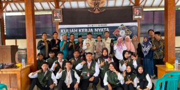 Bersama Masyarakat, Kelompok 39 KKN PINTAR UNUGIRI 2026 Mulai Langkah Pengabdian di Margomulyo 56 WhatsApp Image 2026 07 31 at 11.02.13