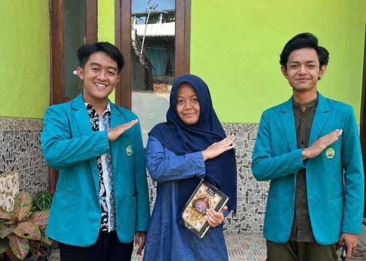 Tanamkan Nilai-Nilai Pancasila Sejak Dini, Mahasiswa PBA Unisma Gelar Edukasi Kebangsaan di TPQ Ar-Roudhloh 46 ad379fd0 94e9 4e99 89f2 9210a574c9af