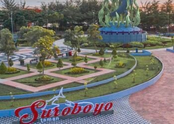 Dari Kota Industri Jadi Kota Sejuta Taman: Bagaimana Surabaya Membuktikan Pembangunan Berkelanjutan Itu Mungkin 46 Ilustrasi Taman Suroboyo (Sumber: Tourism Surabaya)