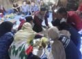 Mahasiswa UNNES GIAT 16 Desa Tanjungharjo bersama anggota Kelompok Tani dan perwakilan Dinas Pertanian mendemonstrasikan pembuatan Bioyoso sebagai alternatif pengendalian tikus berbahan alami.