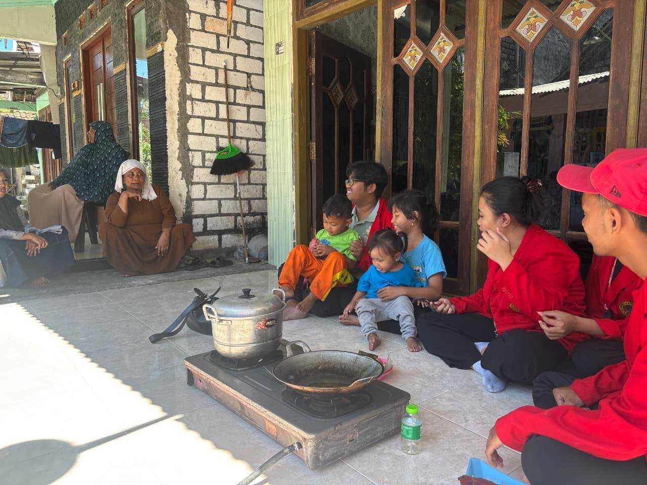 Mahasiswa KKN Untag Surabaya Dorong Nilai Tambah Udang Vaname Melalui Pelatihan Pembuatan Otak-Otak, Pentol, dan Siomay Udang di Desa Pegundan 50 c1debadb 5473 4c53 b78c 1926a7c465d8